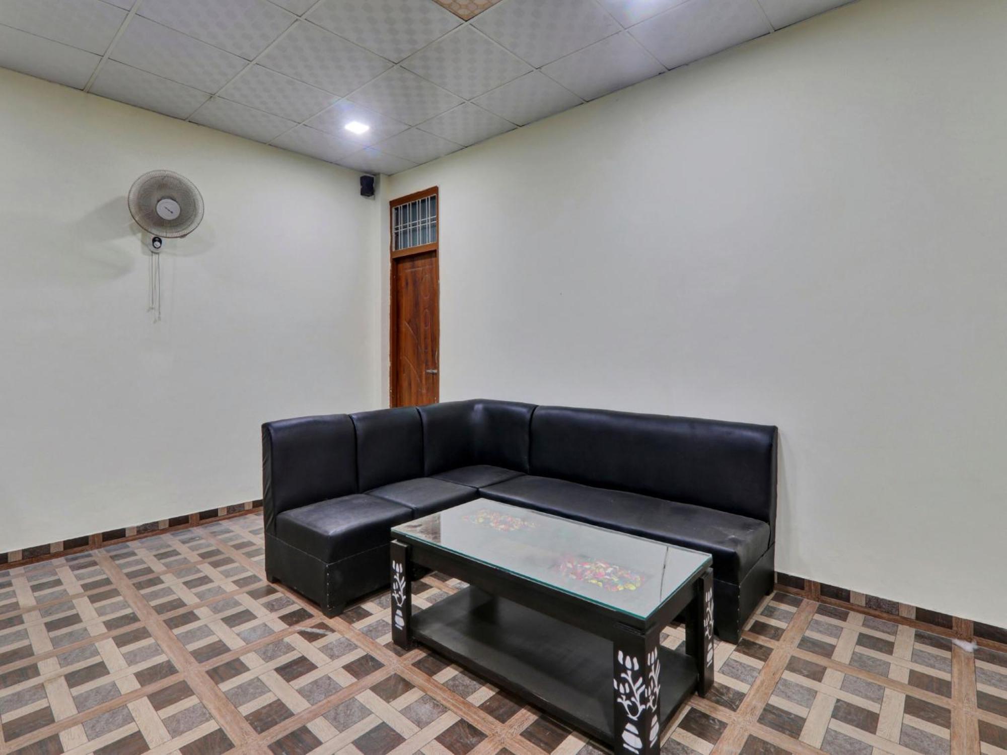 Hotel O Aradhya Galaxy Bhauli Luaran gambar